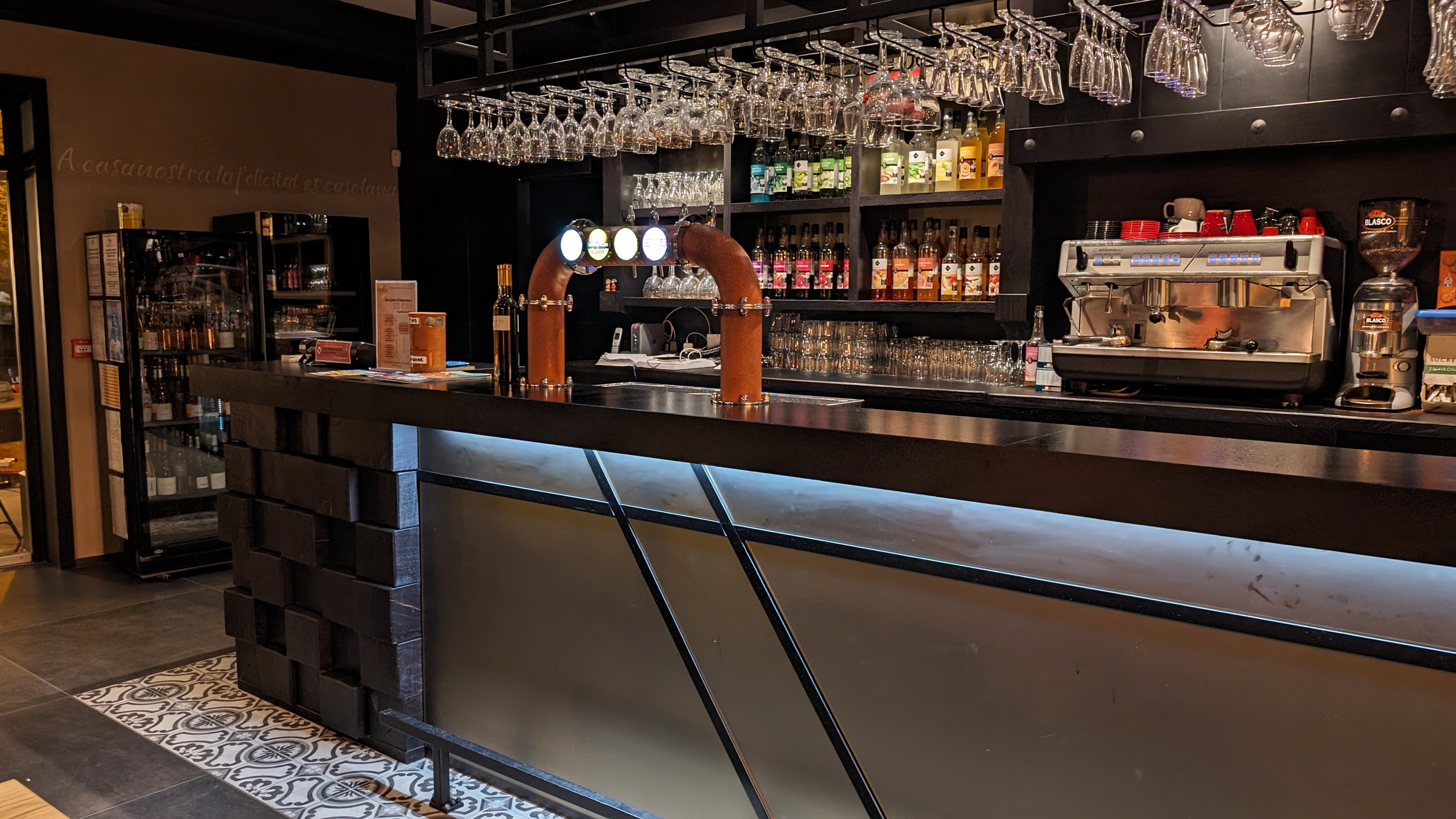 photo bar
